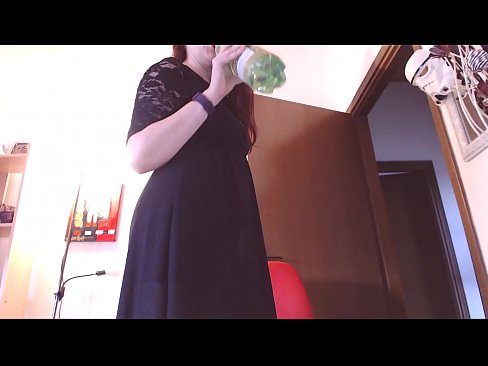 ❤️ Një skllav i nënshtruar që i pëlqejnë brekët e pista dhe të shijshme detyrohet të masturbojë pasi shikon këtë video! ️❌ Video anale tek ne ❤