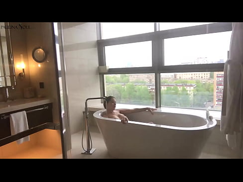 ❤️ Foshnjë e jashtëzakonshme që tund me pasion pidhin e saj në banjë ️❌ Video anale tek ne ❤