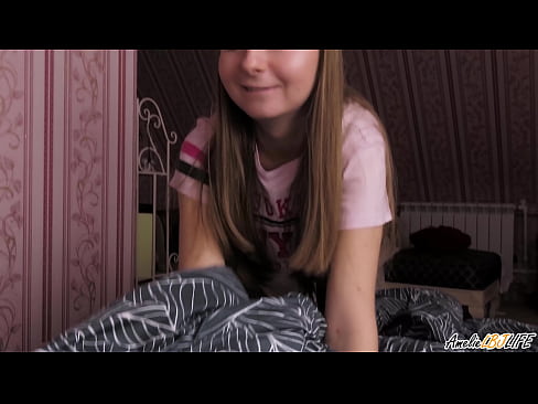 ❤️ Blondie thith thellë BFF-në e saj dhe merr spermë në gojën e saj ️❌ Video anale tek ne ❤